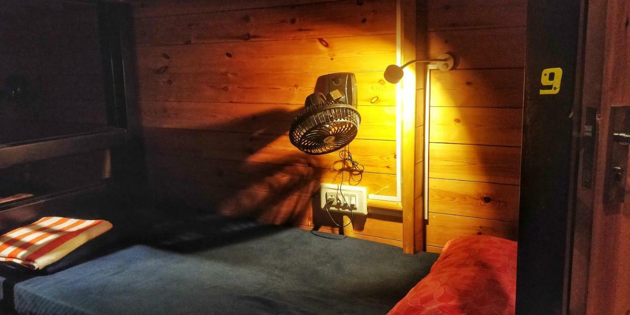 The Door To Nirvana Backpackers Hostel Kotagiri Luaran gambar